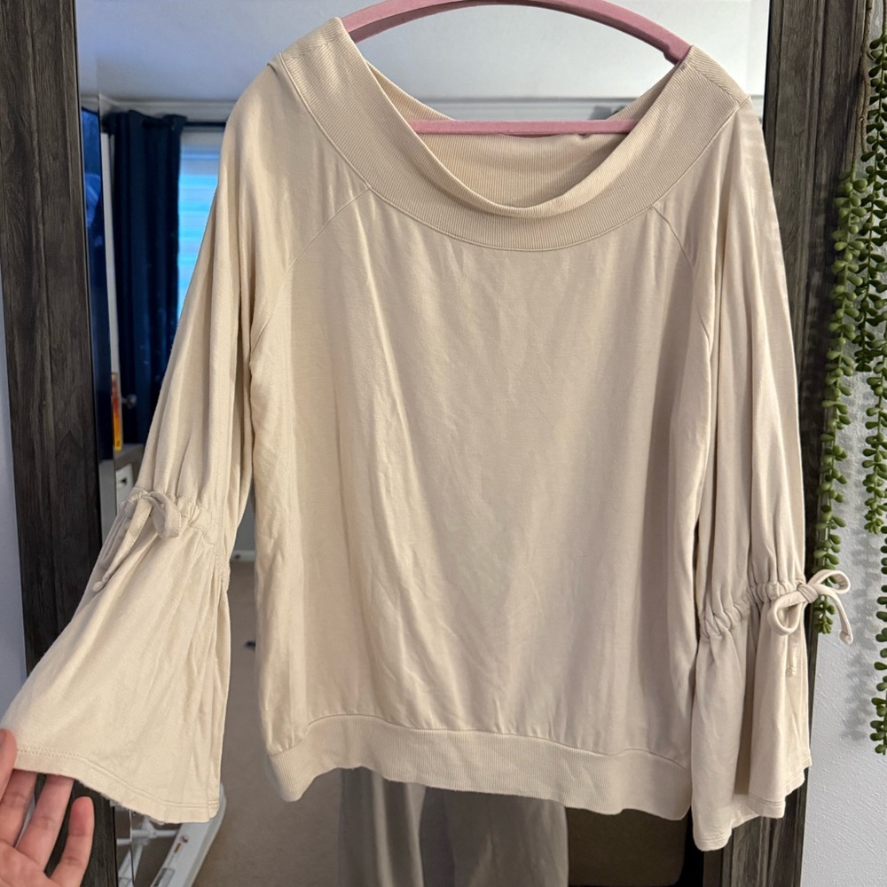 off the shoulder top - size L 🤎